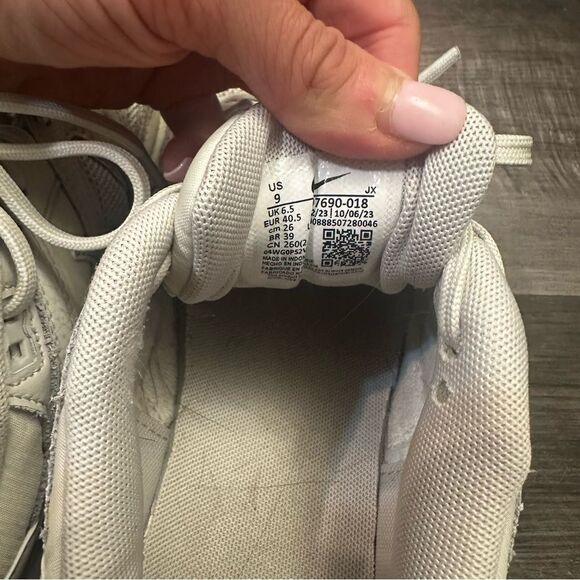 Nike Women's Air Max Command in Light Bone/White Color Size US 9 - Picture 12 of 13